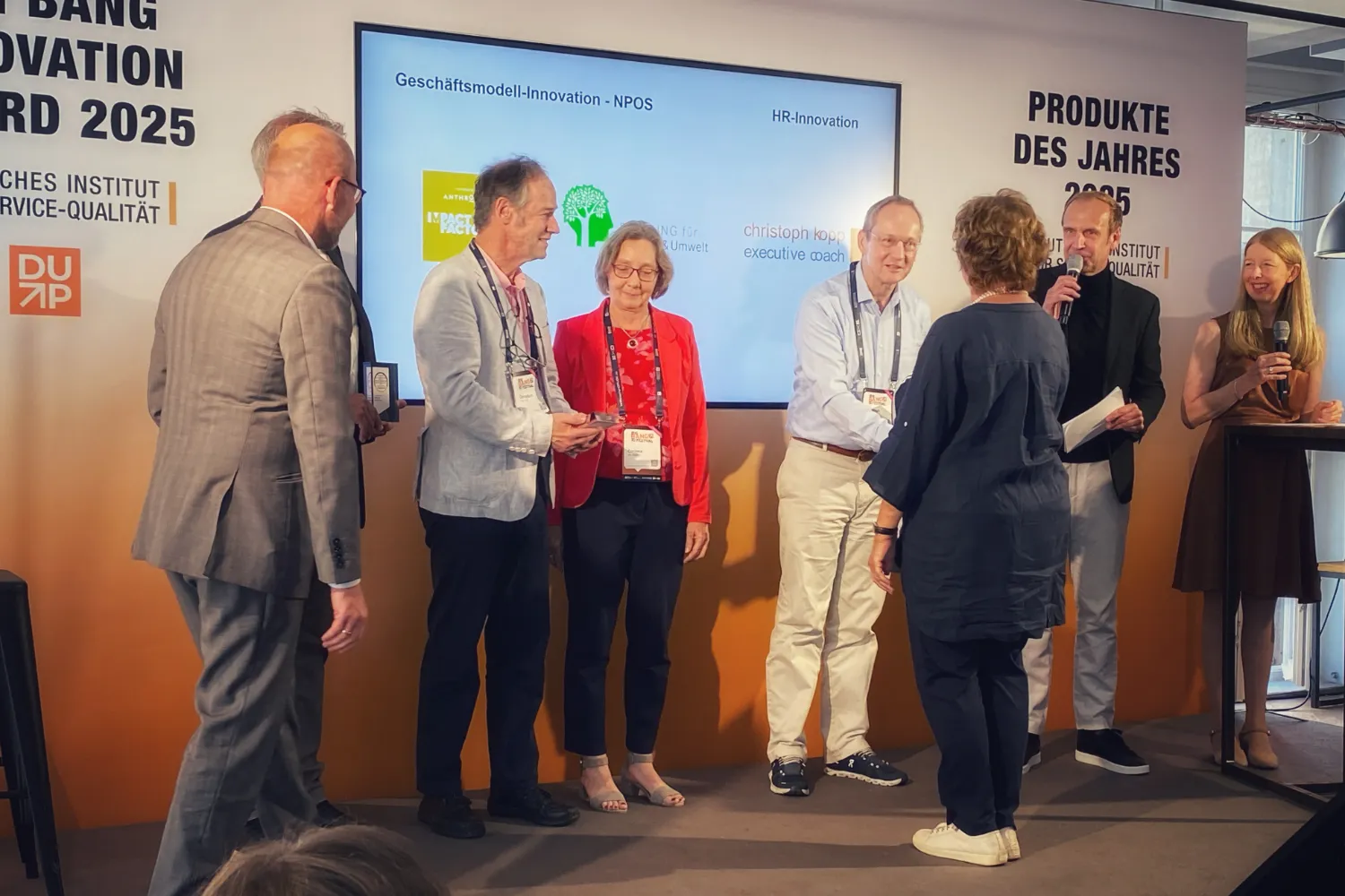 Christoph Kopp erhält den Big Bang Innovation Award 2025 durch Bundesministerin a.D. Brigitte Zypries und Andreas Bartels, Lufthansa Group